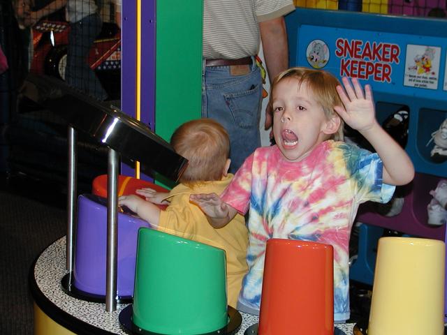 camera/2002/12(December)/12_15_Zen's_Birthday_Party/640x480_PC150013.JPG