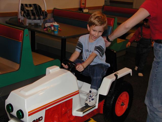 camera/2002/12(December)/12_15_Zen's_Birthday_Party/640x480_PC150015.JPG