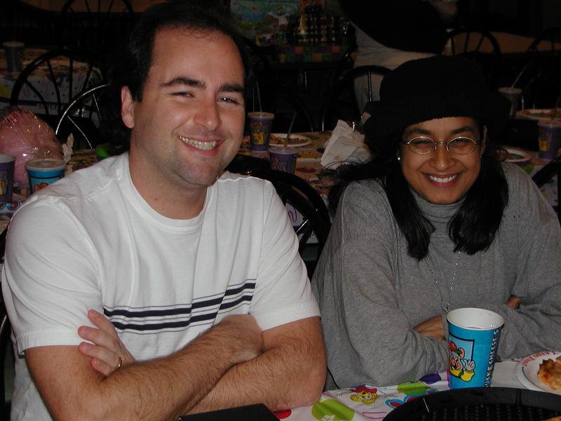 camera/2002/12(December)/12_15_Zen's_Birthday_Party/800x600_PC150004.JPG