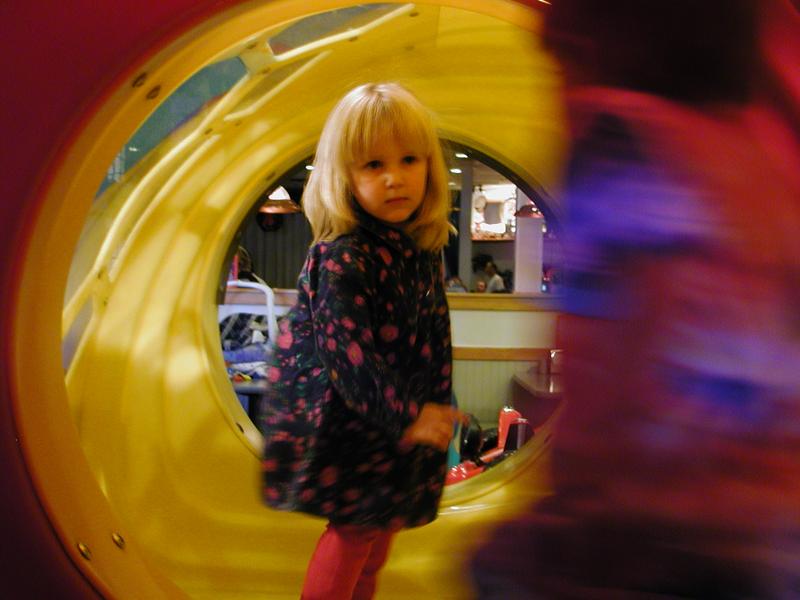 camera/2002/12(December)/12_15_Zen's_Birthday_Party/800x600_PC150034.JPG