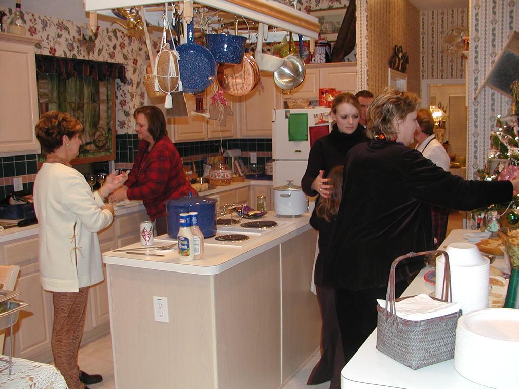 camera/2002/12(December)/12_24_Beyer_Christmas_Eve/1024x768_PC240060.JPG