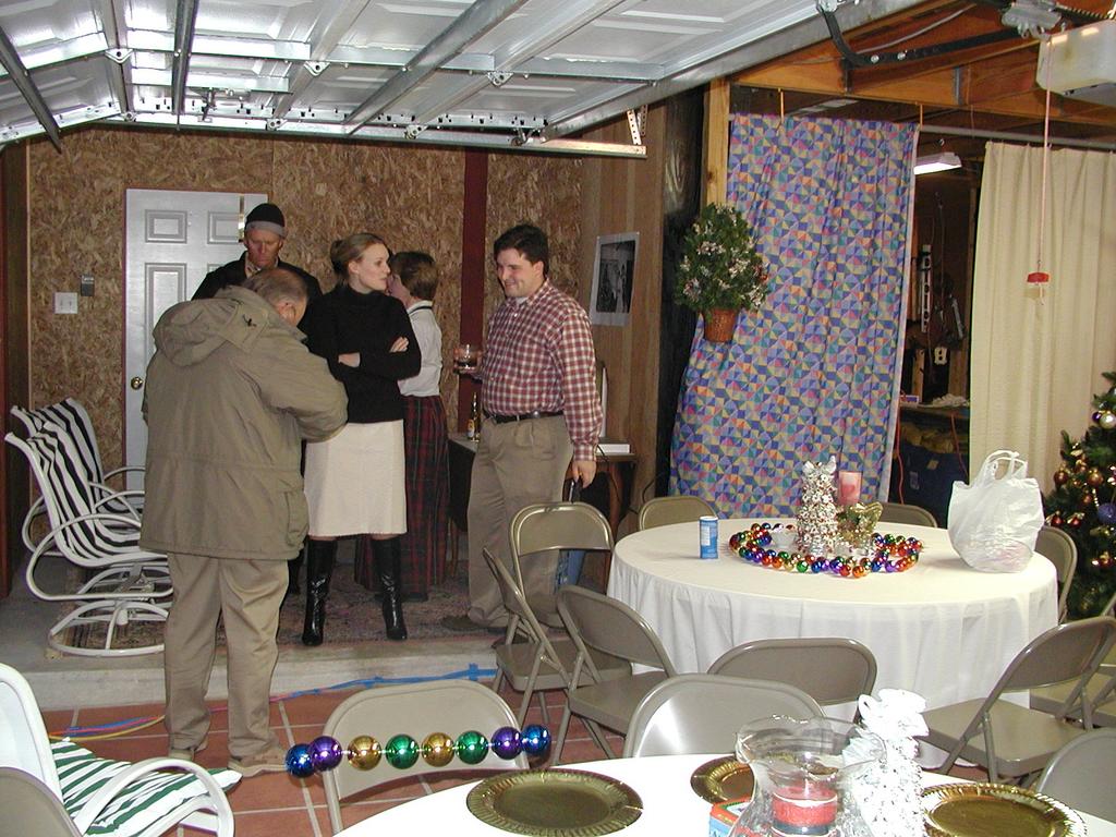 camera/2002/12(December)/12_24_Beyer_Christmas_Eve/1024x768_PC240064.JPG