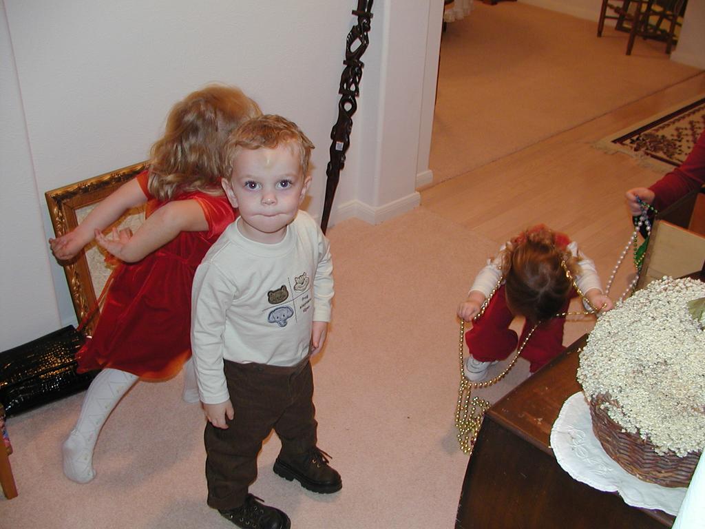 camera/2002/12(December)/12_24_Beyer_Christmas_Eve/1024x768_PC240077.JPG
