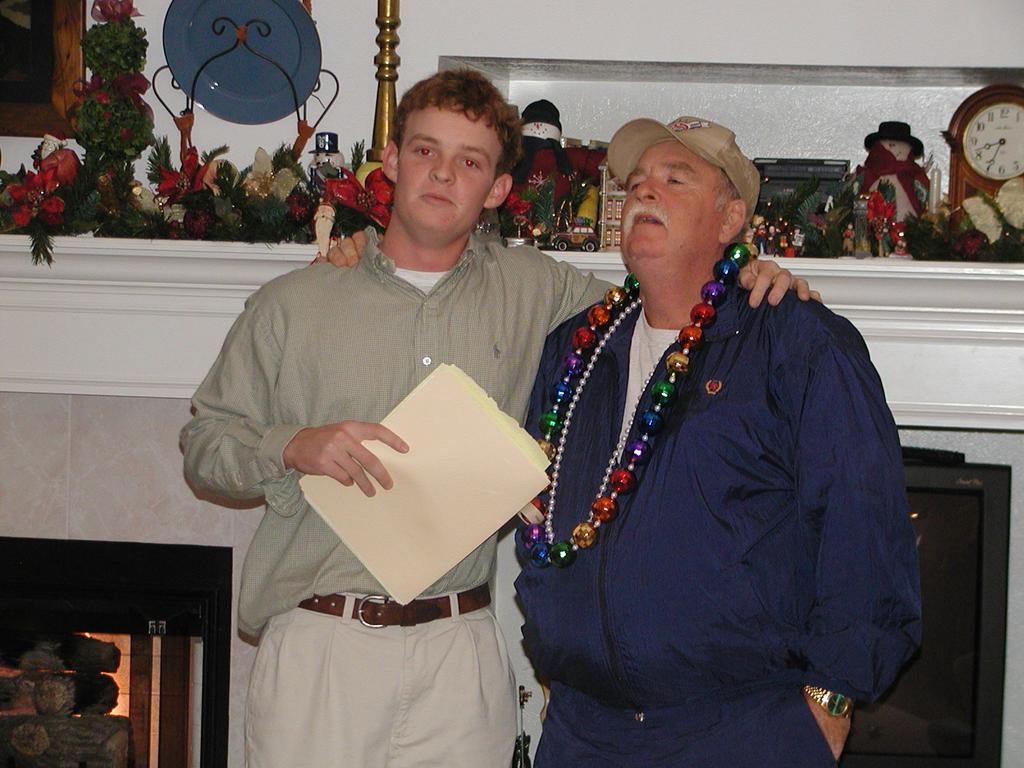 camera/2002/12(December)/12_24_Beyer_Christmas_Eve/1024x768_PC240110.JPG
