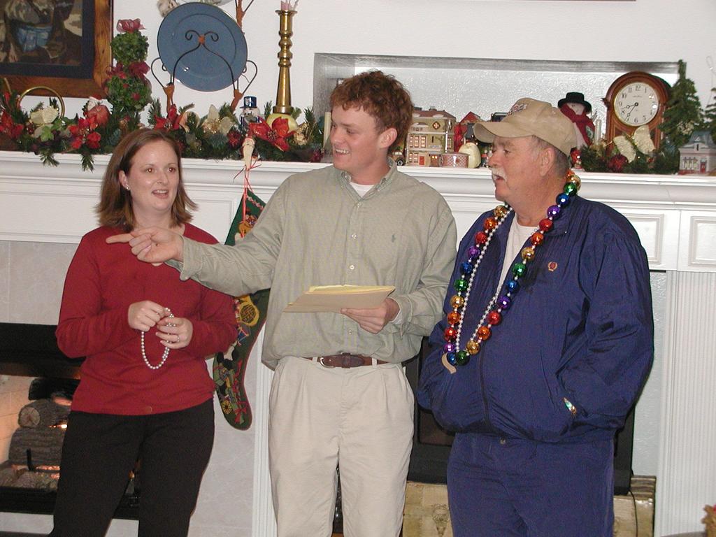 camera/2002/12(December)/12_24_Beyer_Christmas_Eve/1024x768_PC240113.JPG