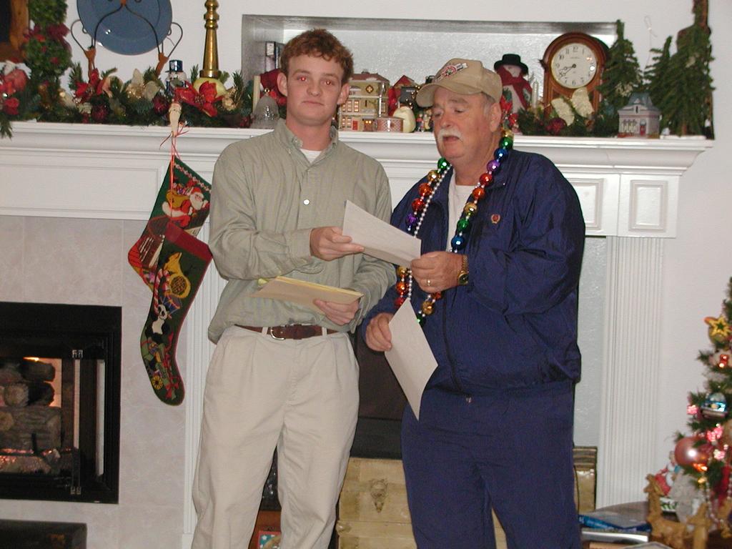 camera/2002/12(December)/12_24_Beyer_Christmas_Eve/1024x768_PC240116.JPG