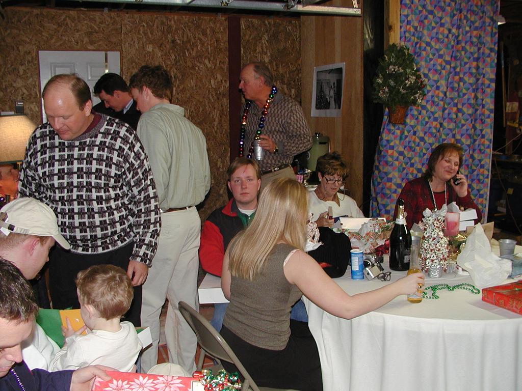 camera/2002/12(December)/12_24_Beyer_Christmas_Eve/1024x768_PC240161.JPG