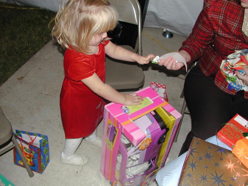 camera/2002/12(December)/12_24_Beyer_Christmas_Eve/1024x768_PC240163.JPG