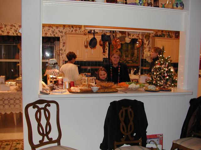 camera/2002/12(December)/12_24_Beyer_Christmas_Eve/640x480_PC240059.JPG