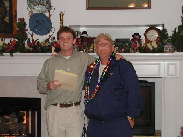 camera/2002/12(December)/12_24_Beyer_Christmas_Eve/640x480_PC240111.JPG