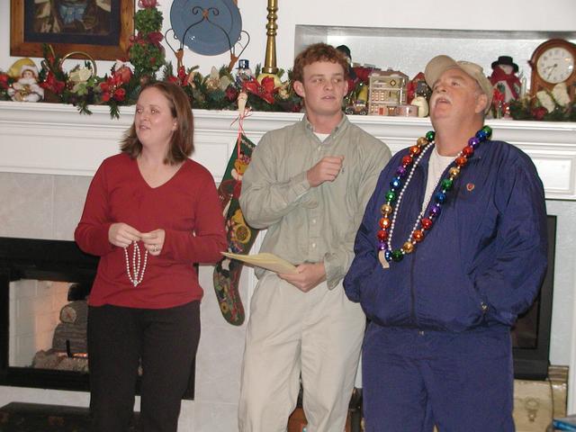 camera/2002/12(December)/12_24_Beyer_Christmas_Eve/640x480_PC240112.JPG
