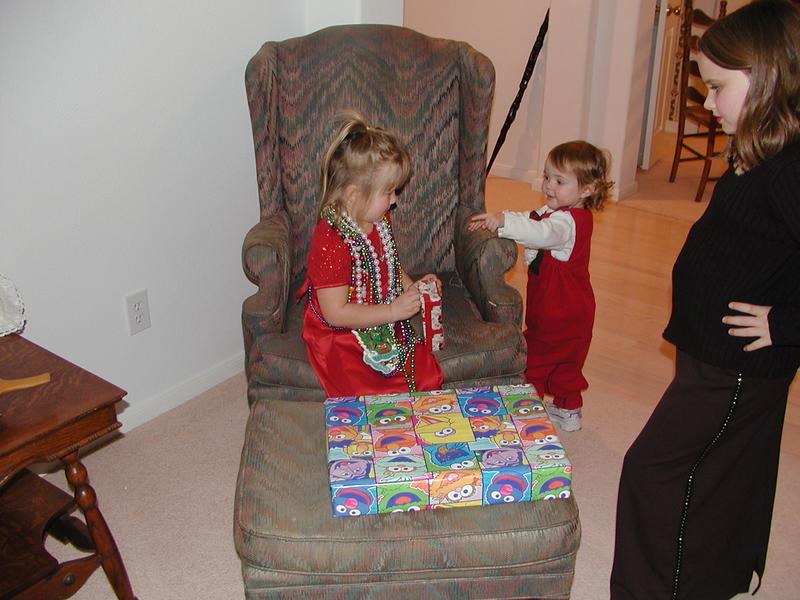camera/2002/12(December)/12_24_Beyer_Christmas_Eve/800x600_PC240048.JPG