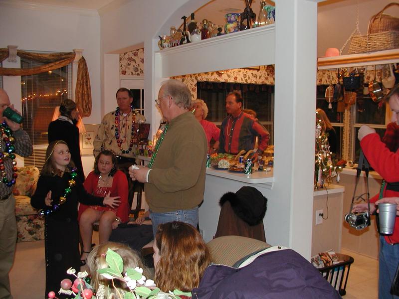 camera/2002/12(December)/12_24_Beyer_Christmas_Eve/800x600_PC240088.JPG