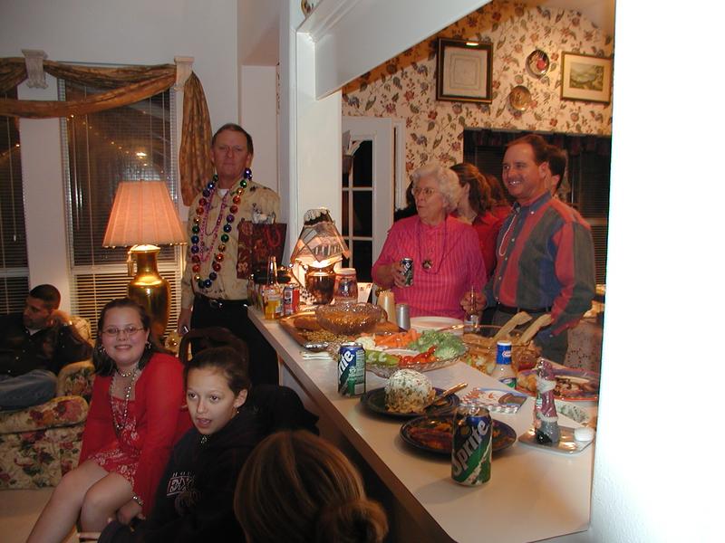 camera/2002/12(December)/12_24_Beyer_Christmas_Eve/800x600_PC240090.JPG