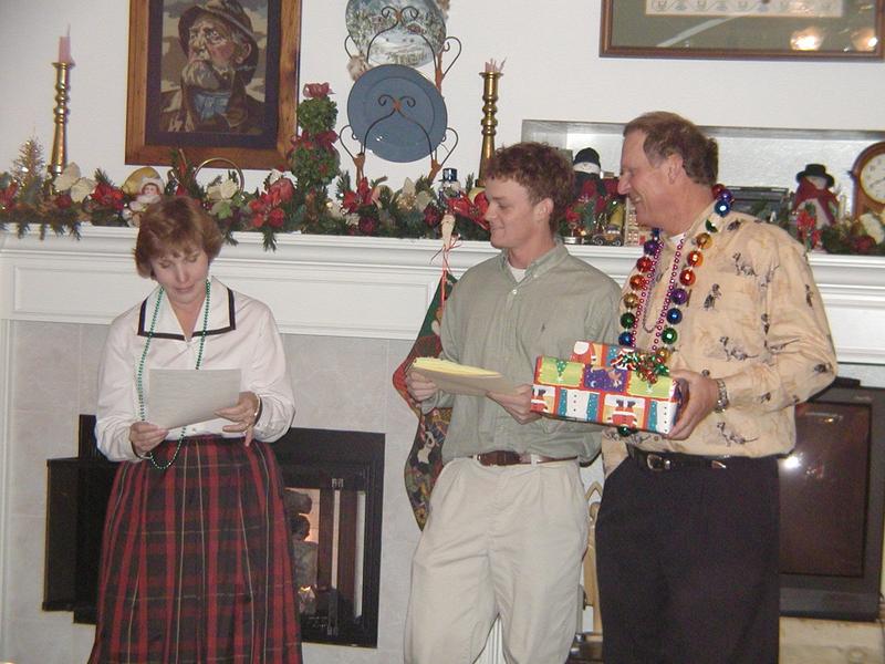 camera/2002/12(December)/12_24_Beyer_Christmas_Eve/800x600_PC240098.JPG