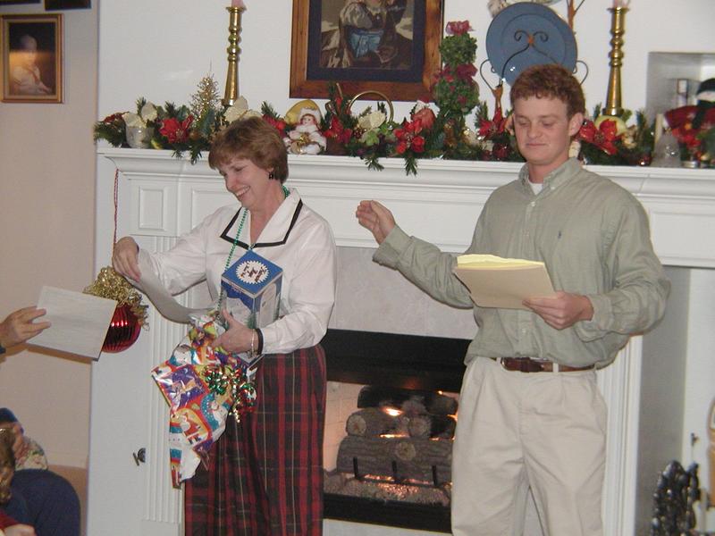 camera/2002/12(December)/12_24_Beyer_Christmas_Eve/800x600_PC240100.JPG