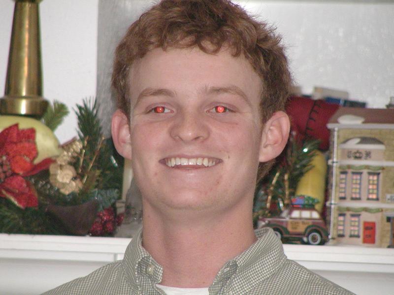 camera/2002/12(December)/12_24_Beyer_Christmas_Eve/800x600_PC240117.JPG