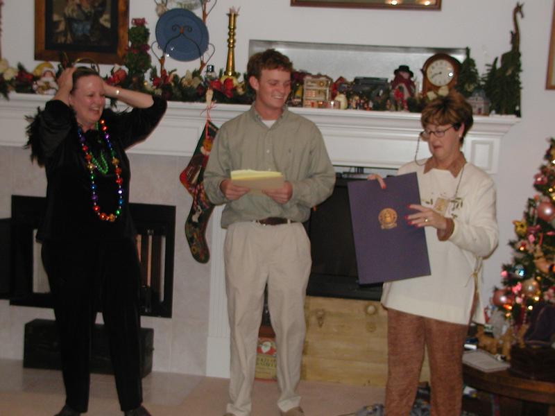 camera/2002/12(December)/12_24_Beyer_Christmas_Eve/800x600_PC240120.JPG