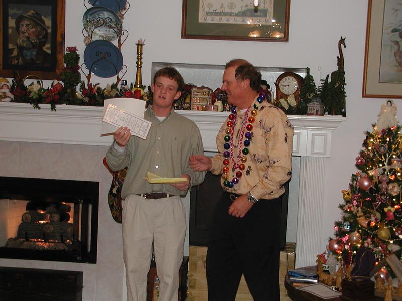 camera/2002/12(December)/12_24_Beyer_Christmas_Eve/800x600_PC240124.JPG