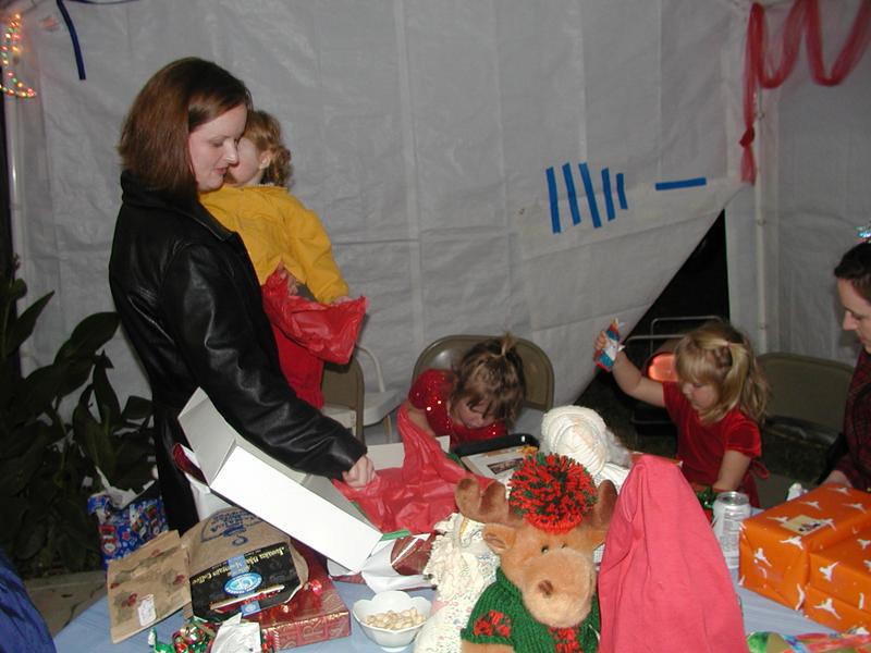 camera/2002/12(December)/12_24_Beyer_Christmas_Eve/800x600_PC240160.JPG