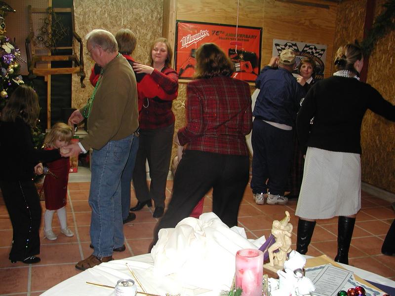camera/2002/12(December)/12_24_Beyer_Christmas_Eve/800x600_PC240178.JPG