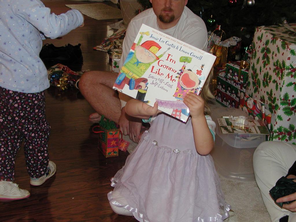 camera/2002/12(December)/12_24_Presents_with_Larry_and_Ann-Marie/1024x768_PC240033.JPG