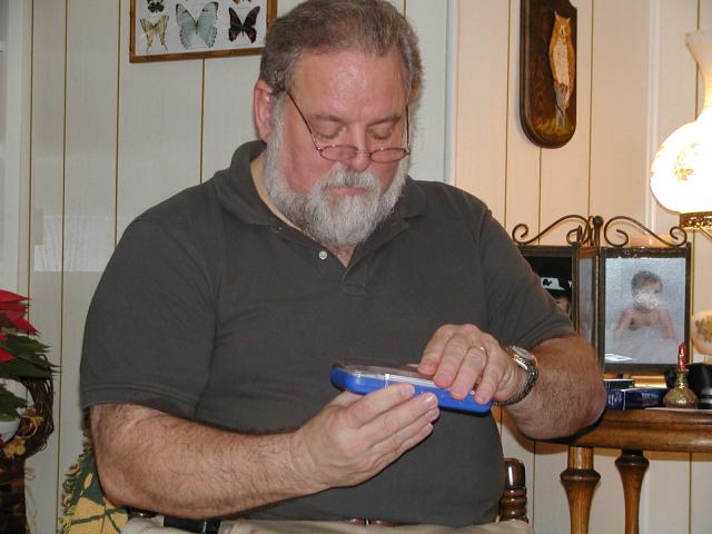 camera/2002/12(December)/12_25_Christmas_at_Grandmom's/640x480_PC250186.JPG