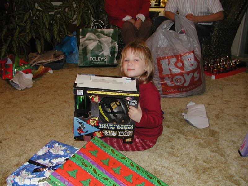 camera/2002/12(December)/12_25_Christmas_at_Grandmom's/800x600_PC250128.JPG