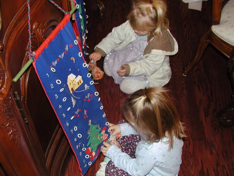 camera/2002/12(December)/Advent_Calendars/800x600_PC240042.JPG