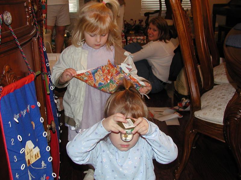 camera/2002/12(December)/Advent_Calendars/800x600_PC240045.JPG