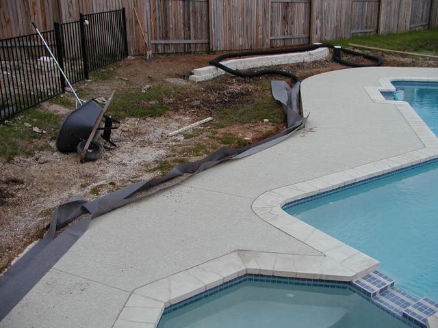 camera/2002/Landscaping/640x480_P5140028.JPG