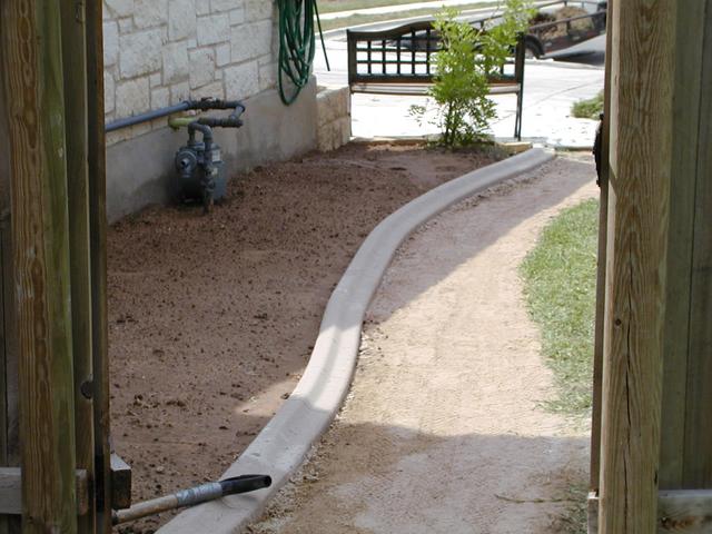 camera/2002/Landscaping/640x480_P5230091.JPG