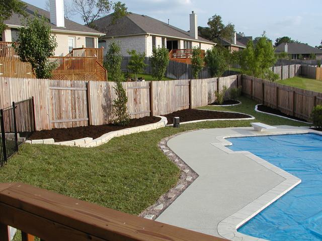 camera/2002/Landscaping/640x480_P5230098.JPG