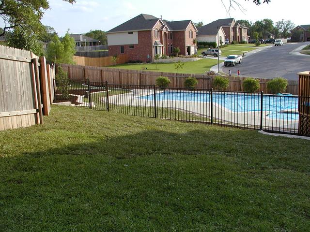 camera/2002/Landscaping/640x480_P5230101.JPG