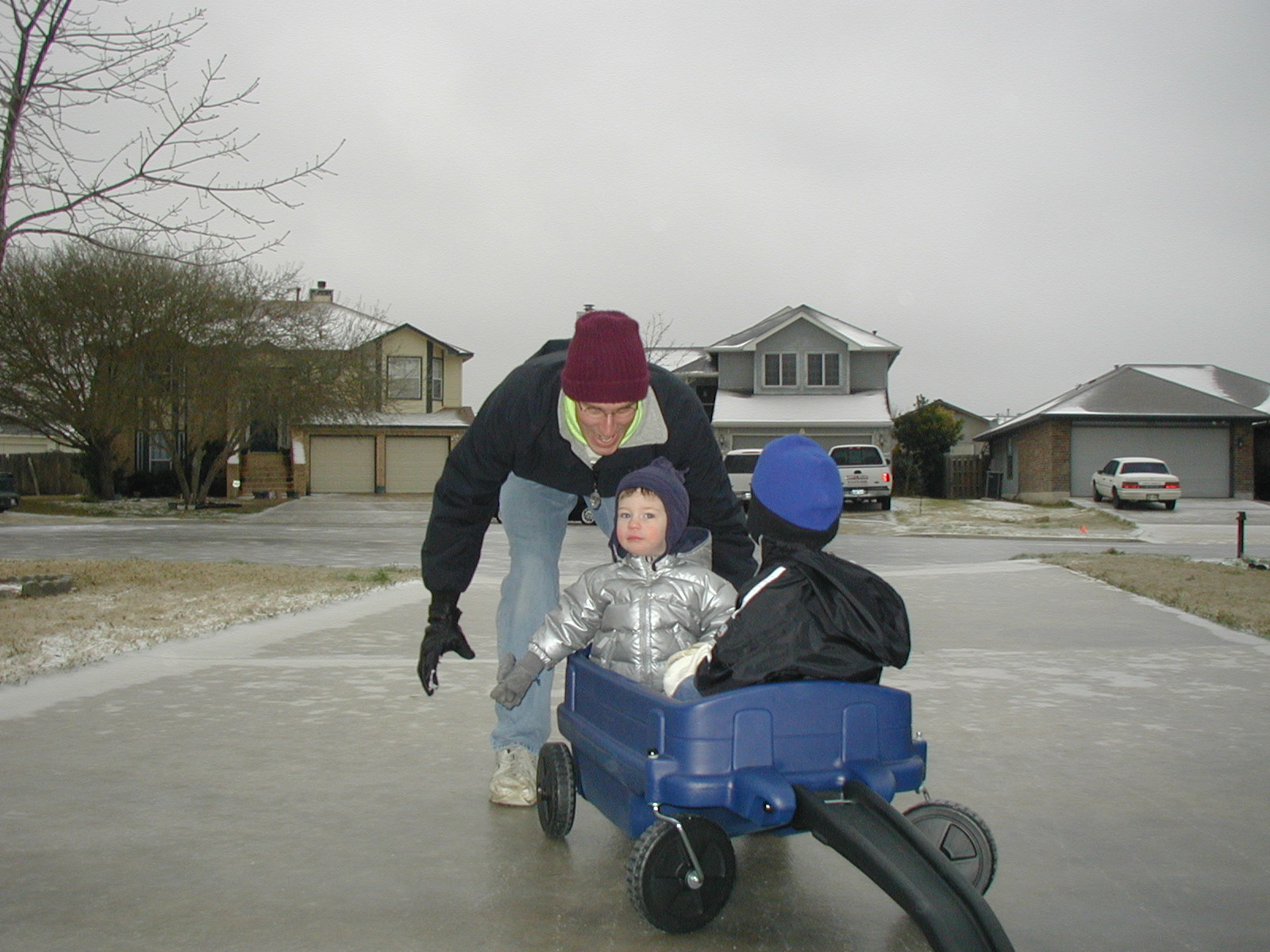 2003-02-25-Frozen-Austin-10-Chance-Dax-Travis-wagon.JPG