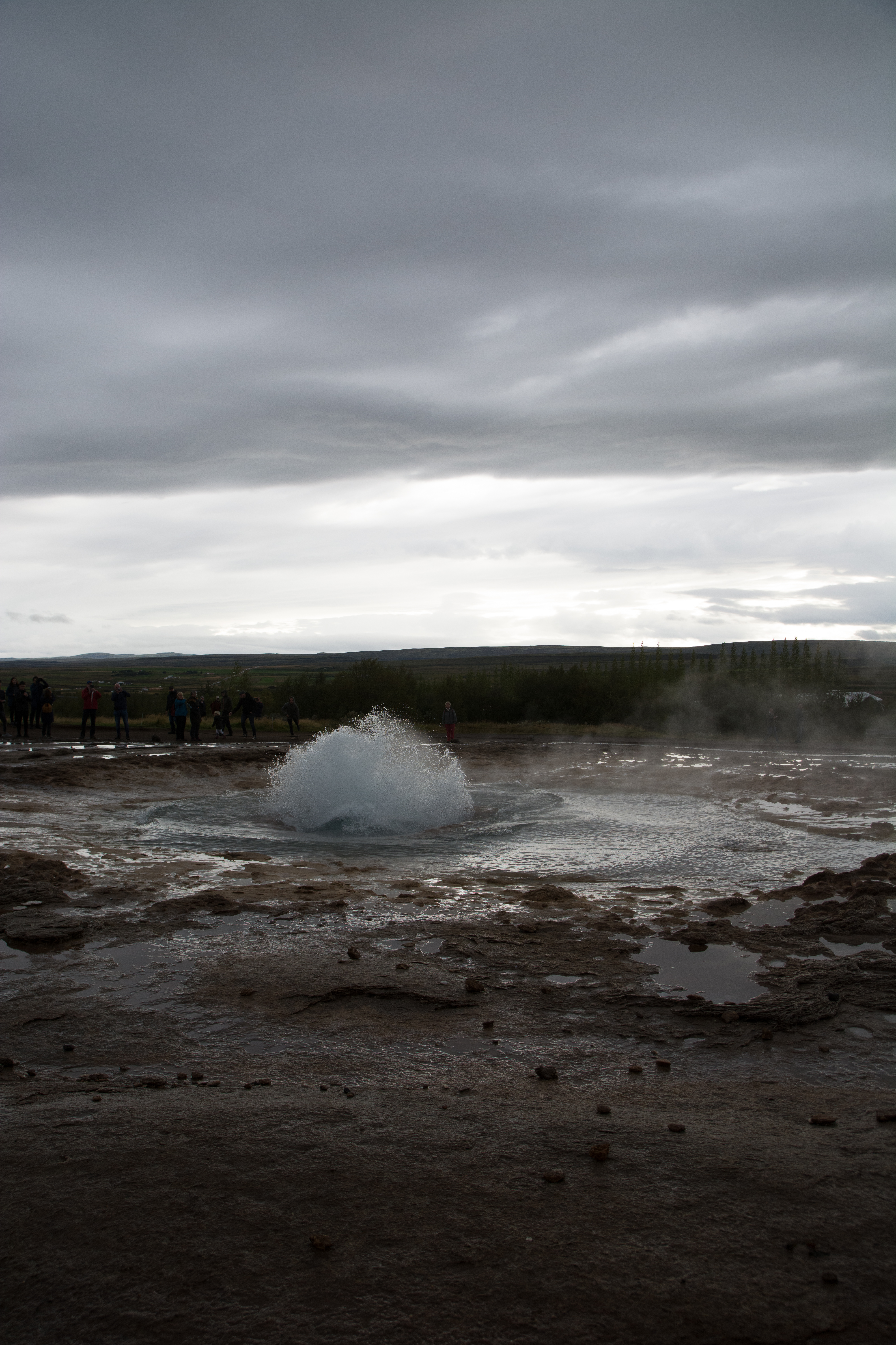 2017-09-04-Iceland-042-Geysir-little-blow.jpg