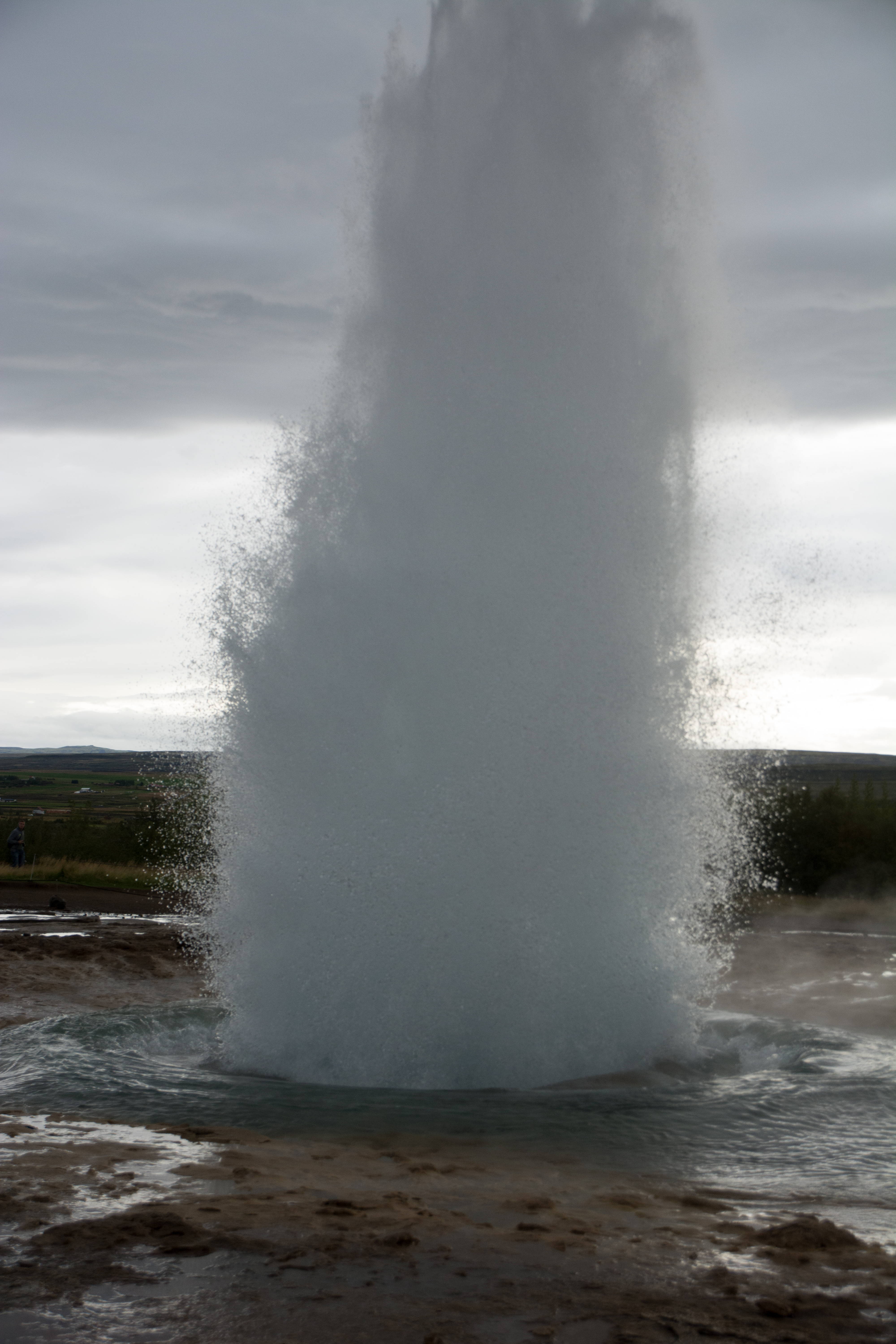 2017-09-04-Iceland-049-Geysir-little-blow.jpg