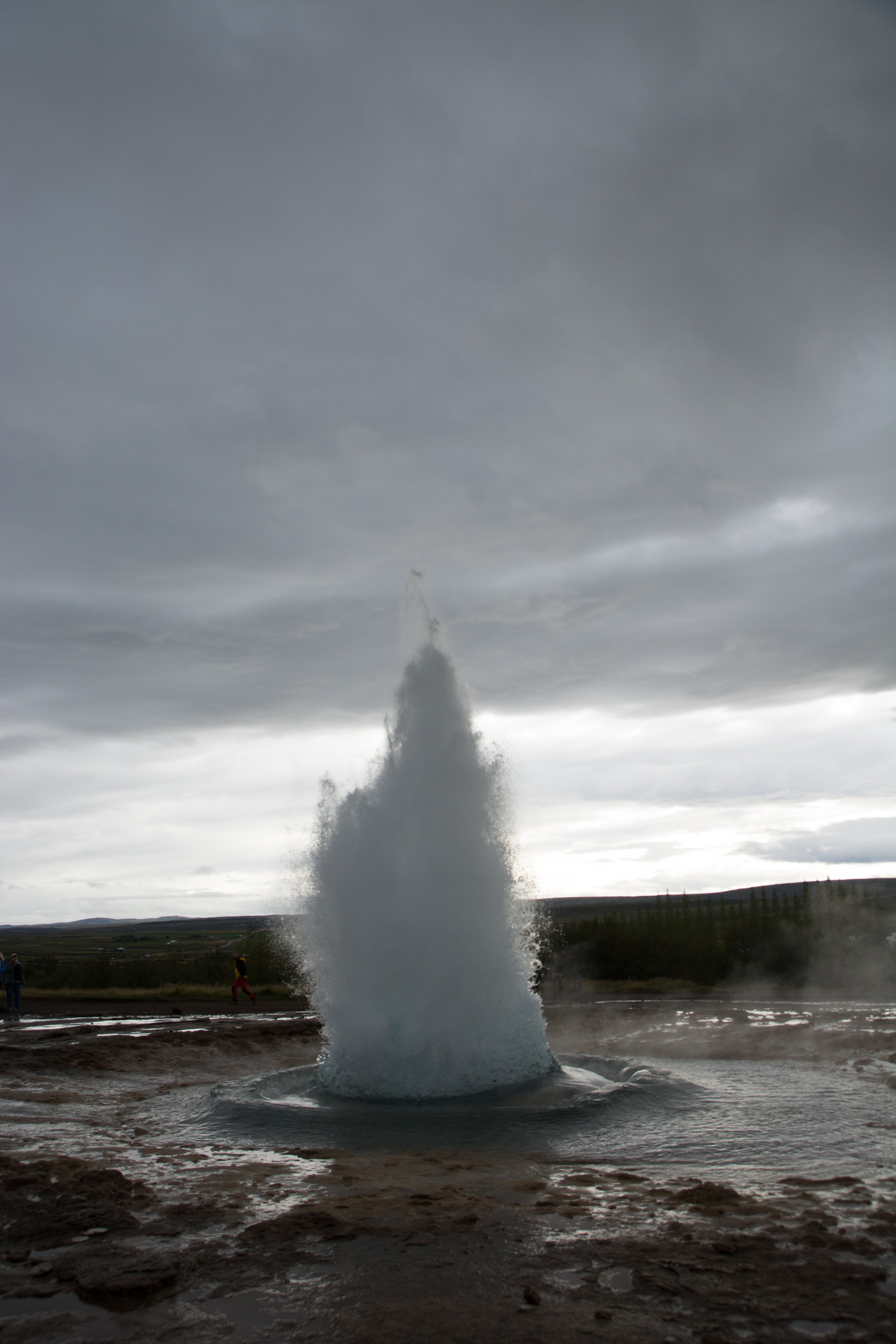 2017-09-04-Iceland-052-Geysir-little-blow.jpg
