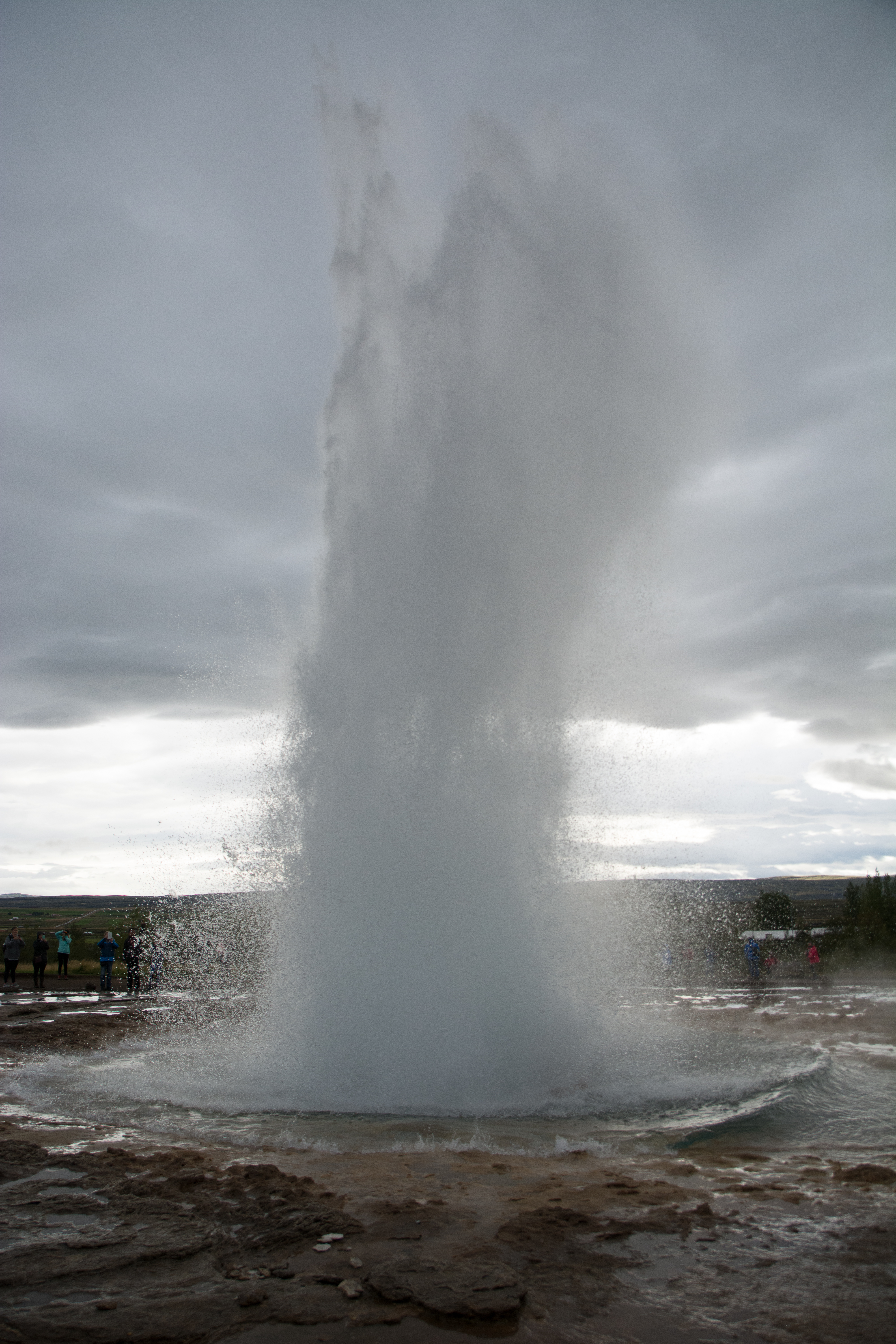2017-09-04-Iceland-064-Geysir-little-blow.jpg