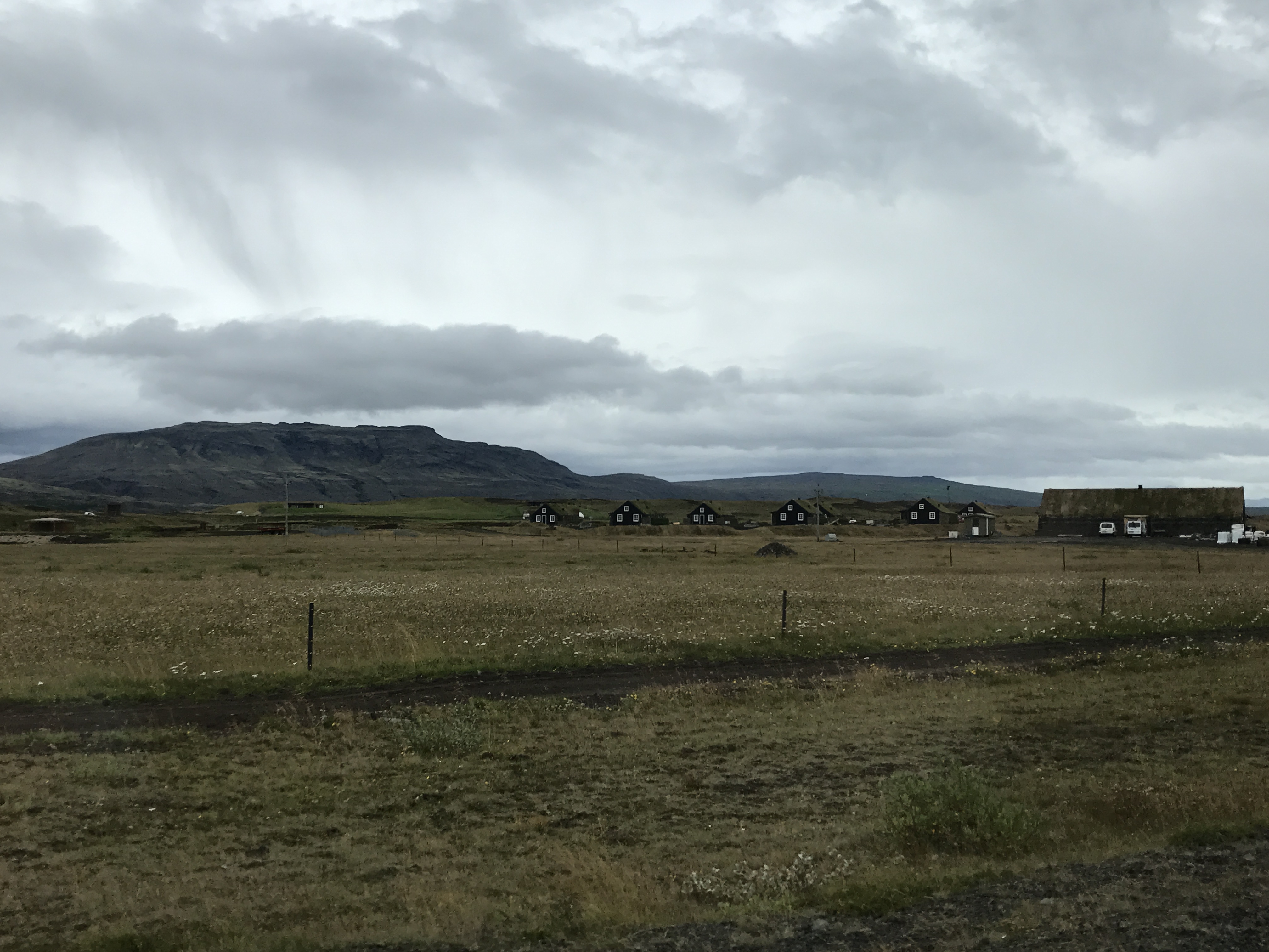 2017-09-04-Iceland-111-grass-huts.JPG