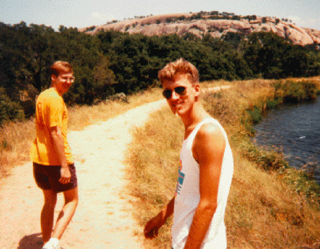 1997/oldpics/1024x768_enchrck.gif