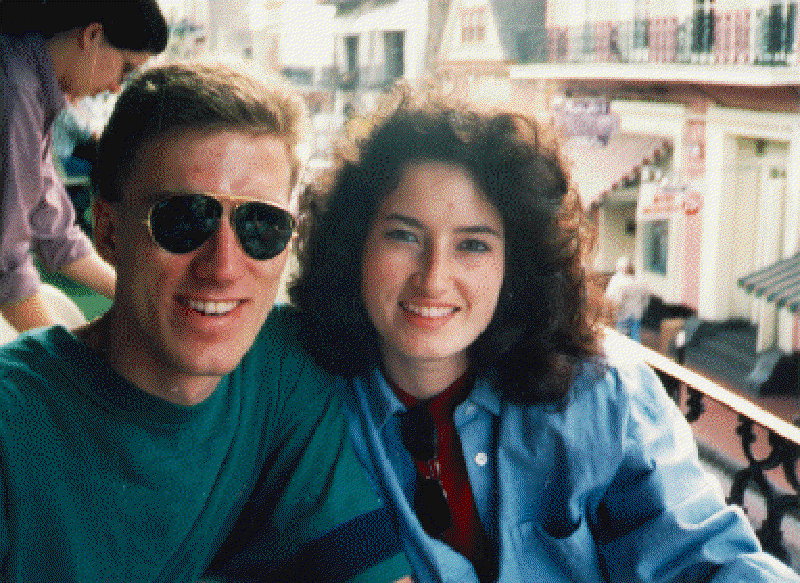 1997/oldpics/800x600_qt-nworl.gif