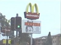 HOOTERS.JPG