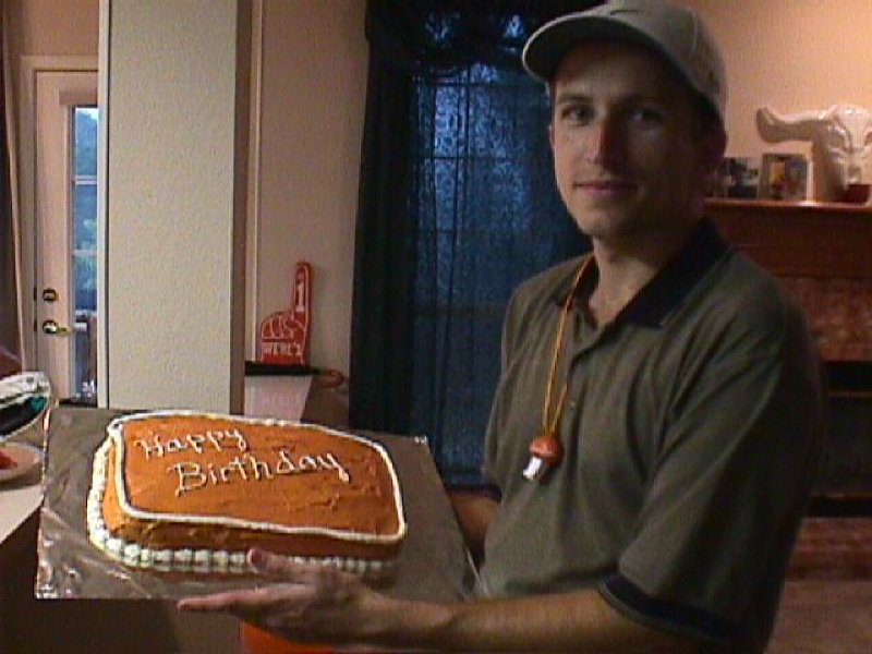 1998/08(August)/Ryans_Birthday/800x600_1998-08-ryan-cake.jpg