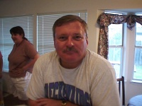 1998/08(August)/Travis_Birthday/1998-08-t-bday-Jim.jpg