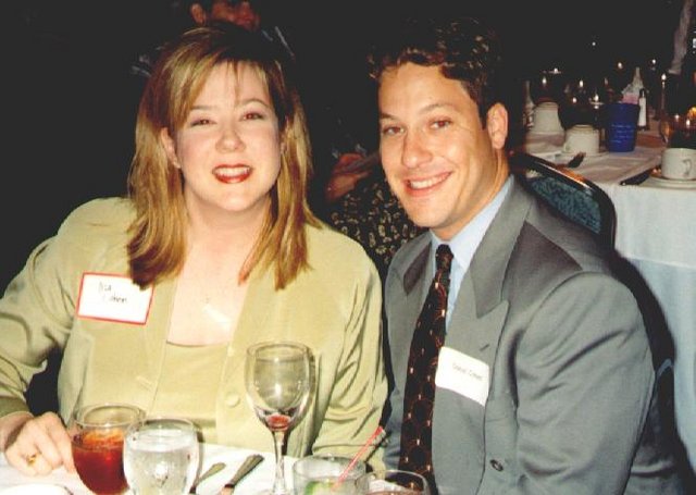 1998/09(September)/WHS-10yr-Reunion/ball/640x480_1998-10yr-ball-lisa-n-daniel_cohen.JPG