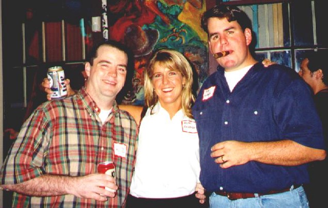 1998/09(September)/WHS-10yr-Reunion/happyhour/640x480_1998-10yr-hh-brad_wisner-rachael_kuykendall-robby_wells.JPG