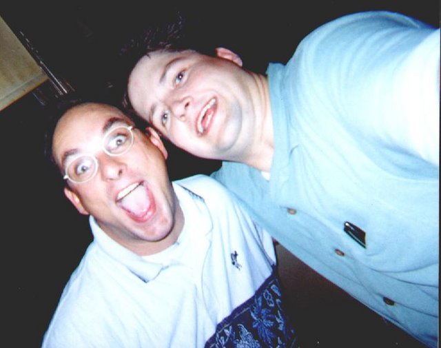 1998/09(September)/WHS-10yr-Reunion/happyhour/640x480_1998-10yr-hh-chris_berry-john_carroll.JPG