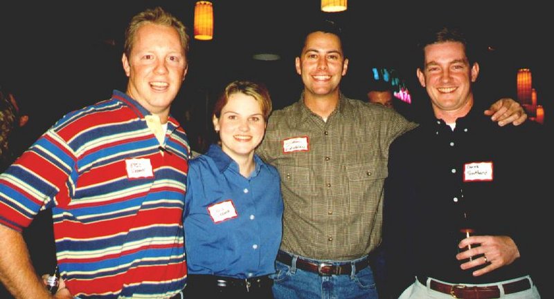 1998/09(September)/WHS-10yr-Reunion/happyhour/800x600_1998-10yr-hh-eric_woomer-brad_duncan-derek_southard.JPG