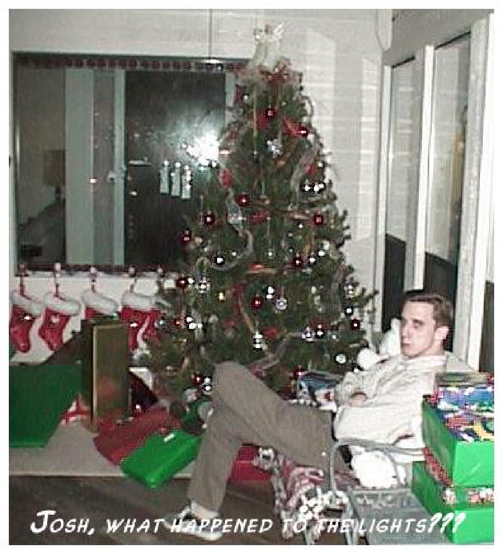 1998/12(December)/Christmas/1024x768_1998-12-xmas-bz-Josh-by-Tree.jpg